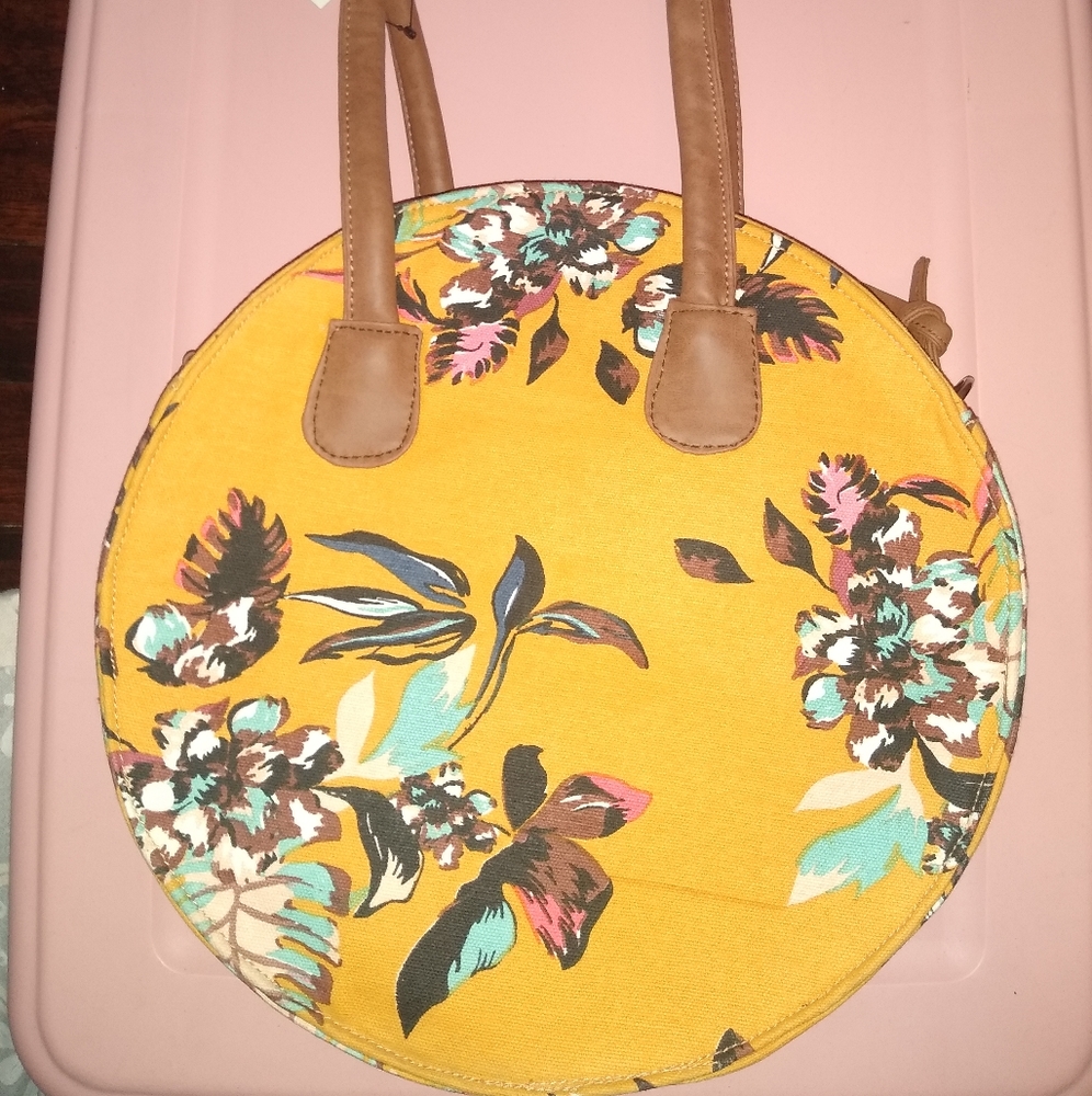 NEW! Falls Creek vibrant yellow round Floral purse